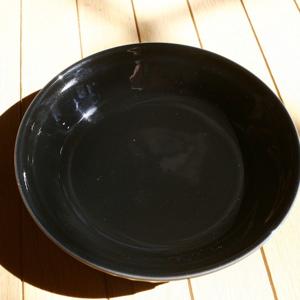 Fiesta Fiestaware MEDIUM SIZED Deep Dish Pie Baker 8 & 1/8" Diameter RARE Glazed in Retired Black