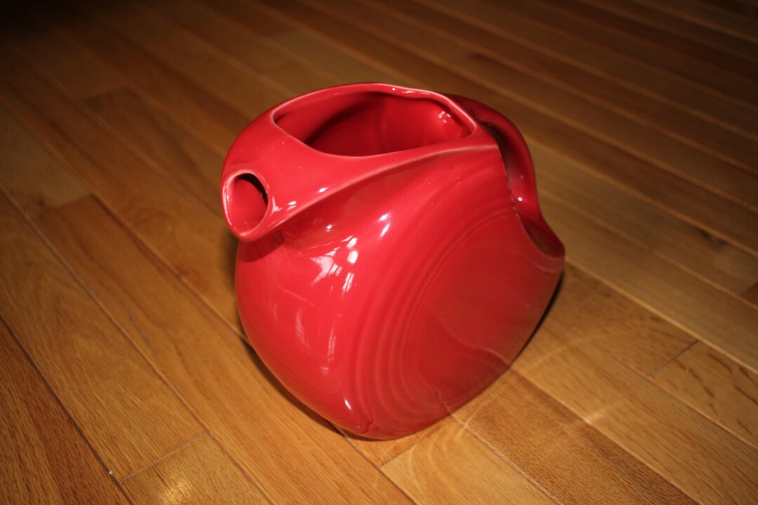 Fiestaware Scarlet Red Disk Pitcher New Old Stock