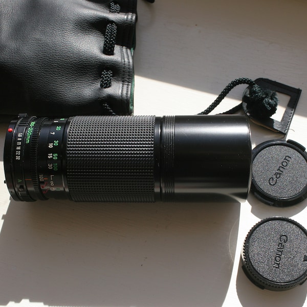 Vintage Canon FD Mount Zoom Lens 100-200mm 1:5.6 - Beautiful Like New Condition With Green Felt Lined Leather-Like Vinyl Pouch