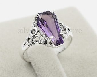 Anillo de ataúd con amatista: Plata de ley 925, gema de 8 x 14 mm.