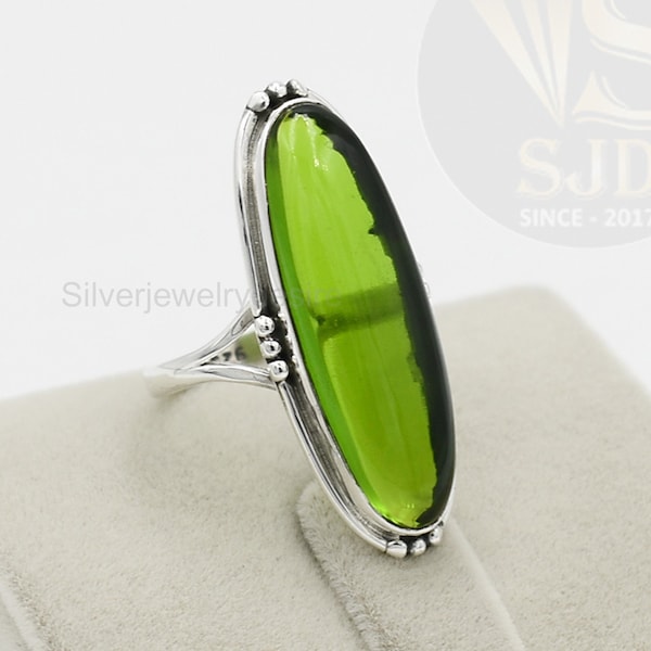Anillo de cuarzo peridoto en plata esterlina: estilo bohemio, ovalado y largo