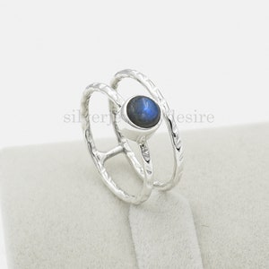Hammered Labradorite Ring: Sterling Silver Double Band, 6mm Gemstone