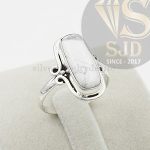 Anello in argento sterling con howlite: anello importante con taglio a cuscino