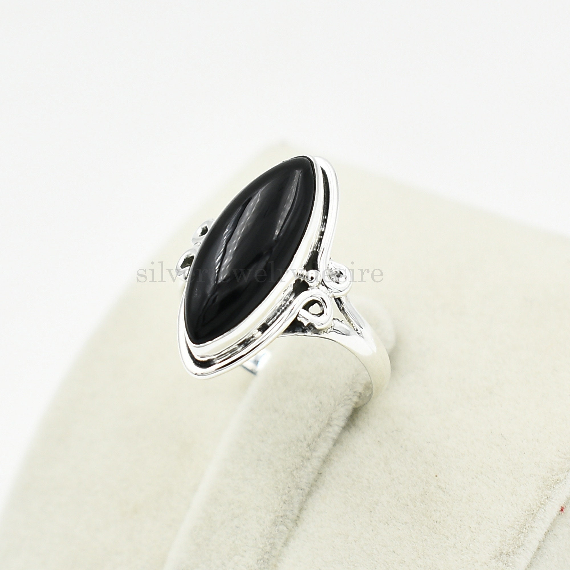 Vintage Silver Step Oval Onxy Ring 925