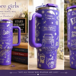 Pu&ograve; includere: Tazza da viaggio viola da 1,18 litri con manico, con disegni a tema Gilmore Girls. La tazza in acciaio inossidabile ha un isolamento a doppia parete e un coperchio a prova di perdite. La tazza ha una capacit&agrave; di 1,18 litri.