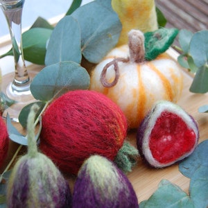 Artichokes, figs, pomegranates for decoration, felted fruits for decoration, Fruits for table decoration image 2