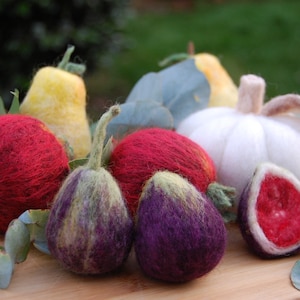 Artichokes, figs, pomegranates for decoration, felted fruits for decoration, Fruits for table decoration image 4