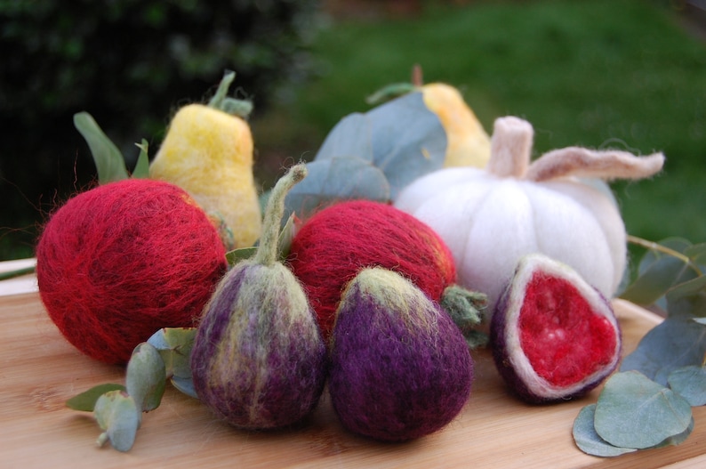 Artichokes, figs, pomegranates for decoration, felted fruits for decoration, Fruits for table decoration image 4