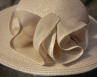 Vintage Ruth Ann Designs Wide Brim Off White Ladies Hat w. Ribbon Bow