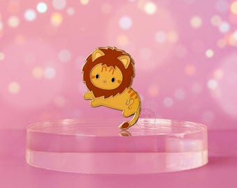 Leo Cat Enamel Pin: Zodiac Tabby Cat with Gold Metal