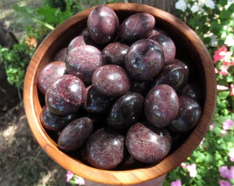 Rare Madagascar Garnet Top Grade Pocket Stone