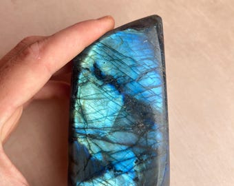 Flashy Blue Labradorite Free Form: Polished Healing Crystal, Spiritual Decor