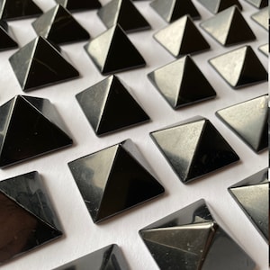 Shungite Solid Pyramid 30mm