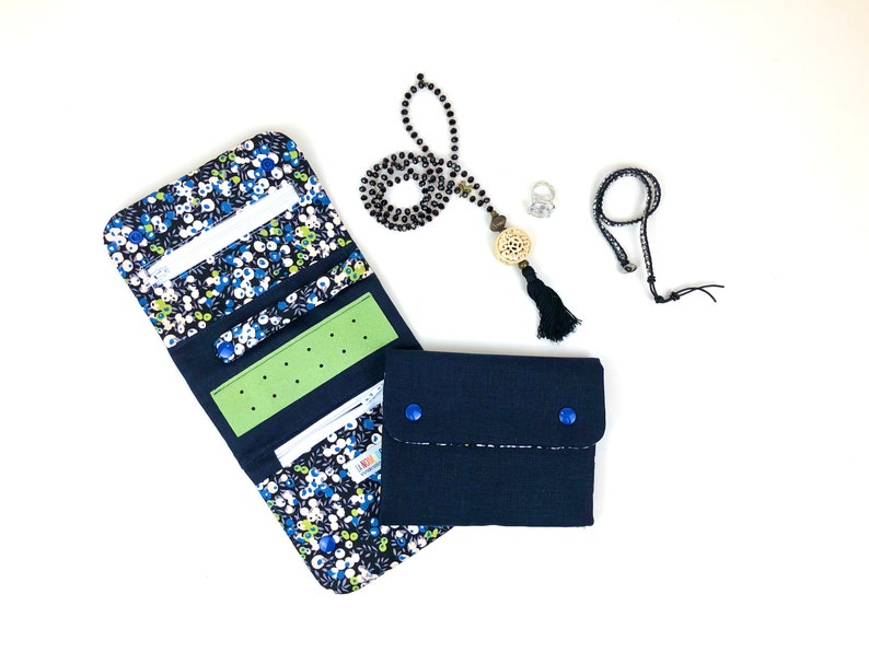 Pochette à bijoux tissus fleuri bleu Pochette à bijoux tissus fleuri bleu