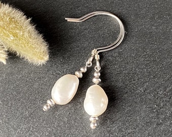 Baroque pearl drop earrings in sterling silver, freshwater pearl drop earrings, modern pearl earrings, gift for mom, pearl bridal earrings