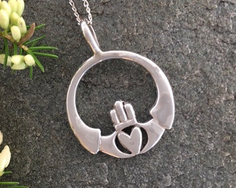 Collar Claddagh celta de plata esterlina, collar de amistad de plata vintage, joyería boho, idea de regalo para mamá, joyería celta
