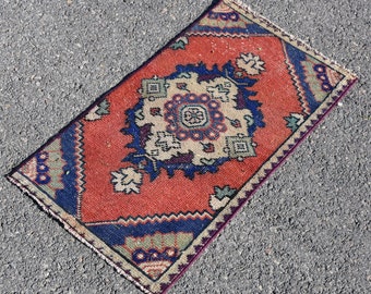 Bathroom antique rug, Turkish rug, Small area rug, Aztec rug, Bohemian rug, Vintage rug, Oushak rug, 1.4 x 2.7 Ft , Floor unique rug, DC8620