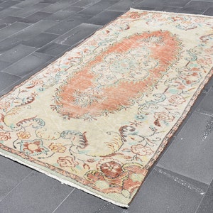 Turkish rug, Vintage rug, Runner rug, Floral rug, Rustic kitchen decor, Bedroom rug, Home decor, Carpet, Natural rug, 4.7 x 8.5 ft DC10340