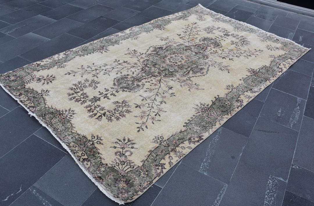 Large Faded Rugs Faded Color Vintage Oversize Rug, Large Size Turkish Rug 5.2 X 8.9 Ft ...