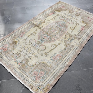 Area rug, Turkish vintage rug, Handmade wool rug, Bohemian rug, Rusticrug, Aztec rug, 3.9 x 7 ft Bedroom rug, Kitchen rug, Carpet DC11540