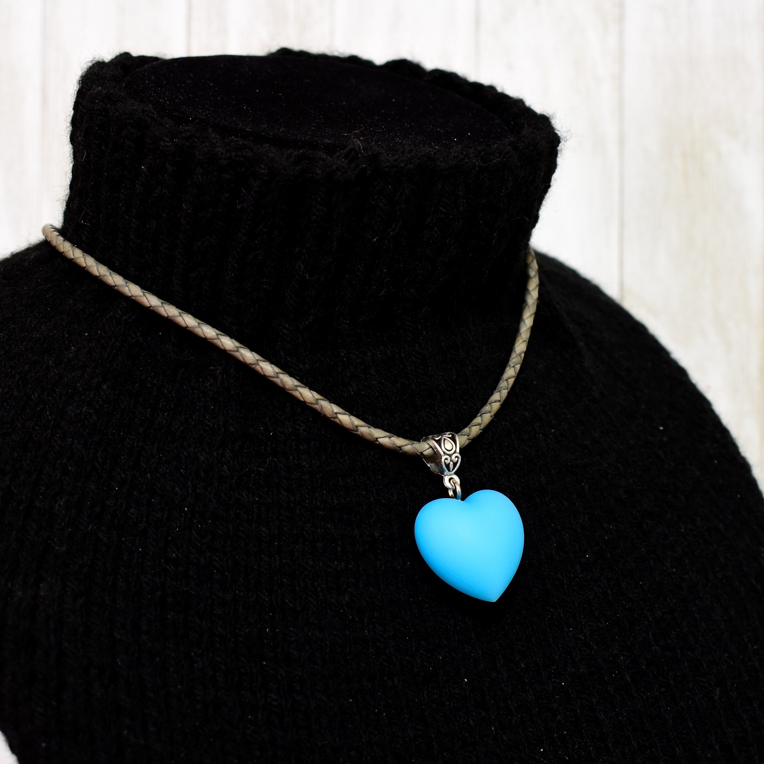 アクセサリー HUMAN MADE HEART NECKLACE BLUE HUMAN MADE HEART NECKLACE – HUMAN MADE Inc.