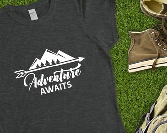 Adventure awaits Bügelbild, Glitter Heat Transfer Aufkleber, Camper T-Shirt Diy Designs, T-Shirt und Tank Top Bügelbild Aufkleber