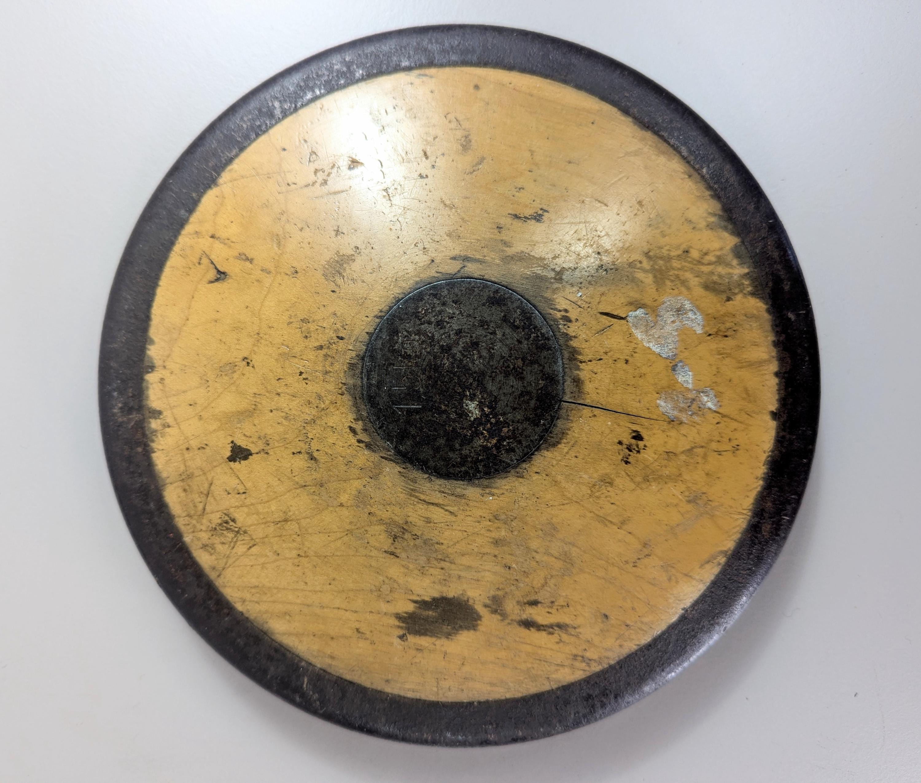 Ancien Disque D'athlétisme Bois Et Métal – Vintage Club Français – Décoration Ou Collection