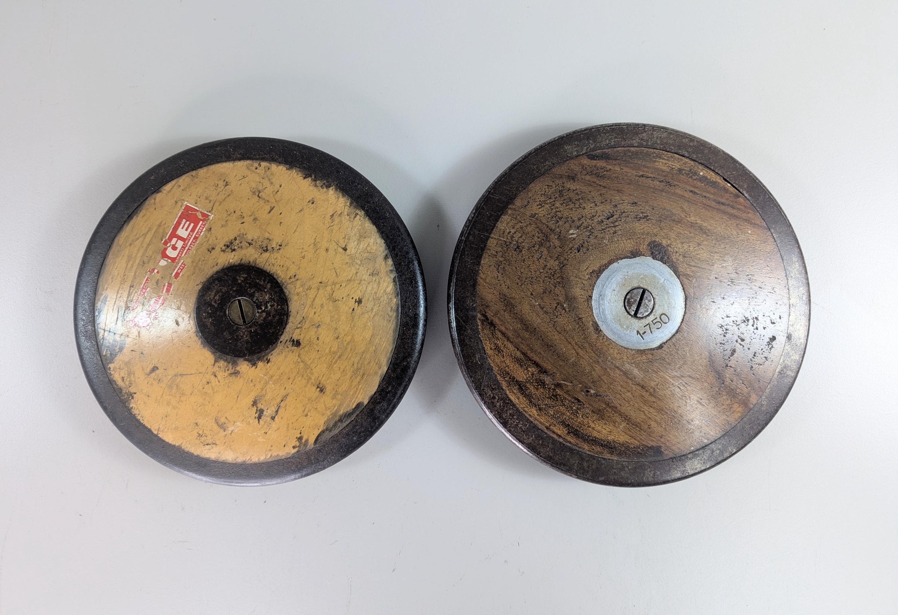 Travail vers 1930 : Disque de lancer d'athlétisme en tria... - 86071444-27 Travail vers 1930 : Disque de lancer d'athlétisme en tria... - 86071444-27