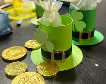 St Patrick’s Hat Party Favors | Leprechaun Hat Treat Boxes | St Patricks Day Classroom Gifts | Green Holiday Party Table Decor