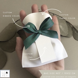 Custom Favor Bag, Personalized Thank you gift, Custom name and date Wedding Little Bags, Custom Fabric Favor Bags