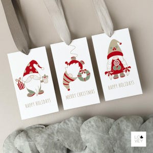 File di Etichette di Natale stampabili per tutta la famiglia, Gnomi di Natale, Personalizzabili con PDF app, Acrobat e Canva