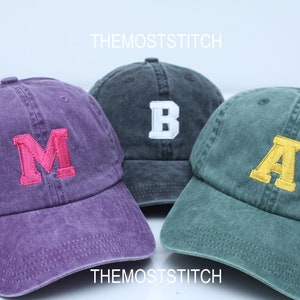 Casquette personnalisée initiale, chapeau brodé, chapeau adulte, casquette de boule personnalisée, chapeau personnalisé, chapeau pour homme, cadeau pour elle, chapeau de lettre