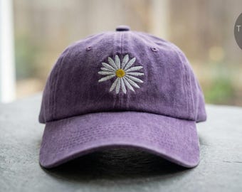Daisy Flower Hat: Custom Embroidered Baseball Cap