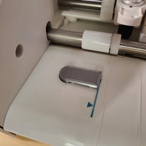 The MatMinder 9000: Cameo 3 or Cameo 4 Cutting Mat Guide 3D Printed Choice of Color Easy Install Metallic Silver