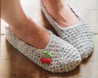 Crochet Slippers Pattern pdf ladies Crochet Bed Booties Bootees size 3-7 Chunky Instant Download