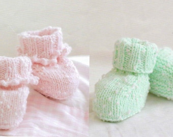 Shoe Boot Knitting Pattern 0 - 2 years Instant Down load Knitting Pattern PDF File Baby Winter Boots Detail Ugg Style Baby Bootees Booties