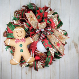 Gingerbread Man Christmas Wreath: Holiday Front Door Decor