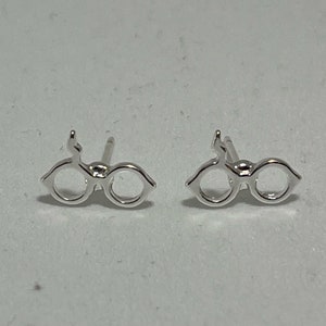 Potter dainty eyeglass studs