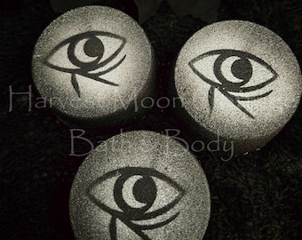 Moon-Eyed Bath Bomb