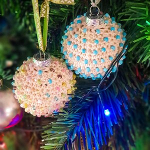 Crochet Pattern//Beaded Christmas Baubles image 4