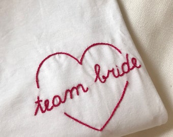 Customizable hand-embroidered t-shirt - Gift idea/birthday/EVJF/EVG