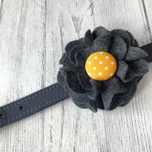 Grey Dog Collar Flower in a wool felt fabric image 3