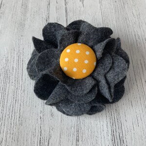 Grey Dog Collar Flower in a wool felt fabric image 5