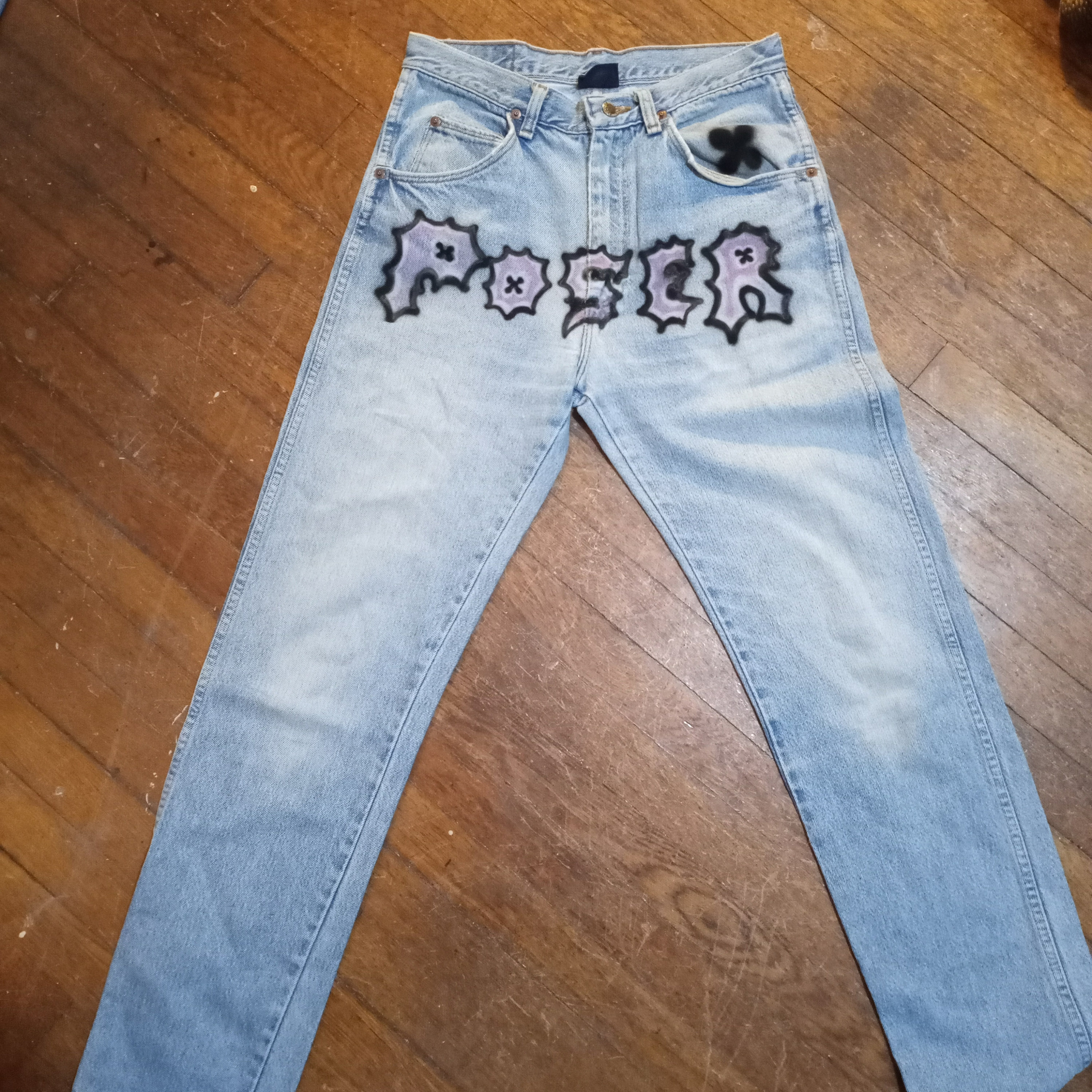 Airbrush Jeans on Canyon River Blues 