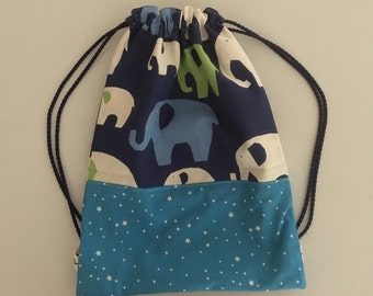 Children's backpack with customizable pouch