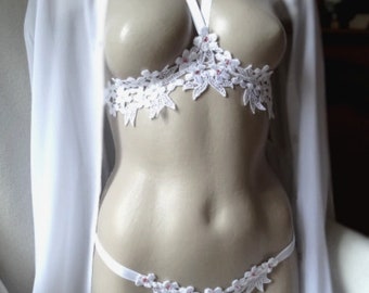 Prix Exceptionnel- Duo Lingerie dentelle blanche- romantique- sexy- T.U. réglable pour chacune