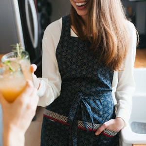 Reversible Woman&#39;s Apron with Pockets. Comfy Pinafore. Wide shoulder straps. Indigo Japanese cotton print. Gift for hostess, cooks, bakers.