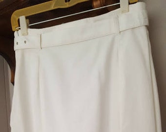 White Textured Cotton Pencil Skirt. Belted. Lined. Rear Buttoned Slits. Minimalist. Classic! 10 Medium. Brett Harrison  1990s