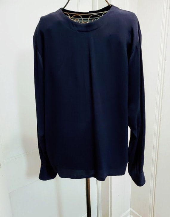 Classics by ANNE KLEIN Navy Blue Acetate Rayon Long Sleeve Classic Tapered  Blouse Top Shirt. Minimalist. Career Casual. Small. Vintage 1980s 