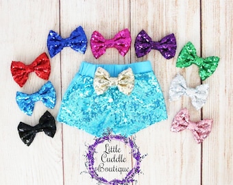 Aqua baby short met pailletten, babyshort, verjaardagsoutfit, vakantie-outfit, fotoshoot outfit, cadeau nieuwe baby, short pailletten verjaardagscadeau, kort